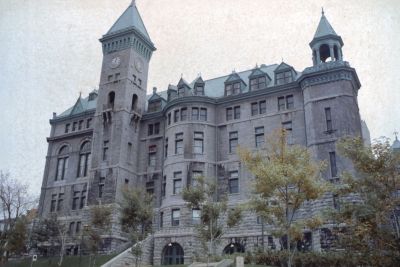 Luc Noppen, 11-d.na.civile-76-1836, CC-BY-SA 4.0, Kalos, Bibliothèque de l’Université Laval. Hôtel de ville, Québec
